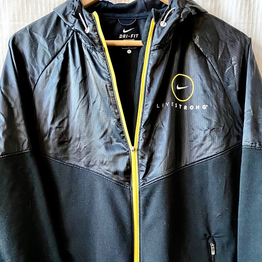NIKE LIVESTRONG Women’s Dri-Fit Zip Up Jacket